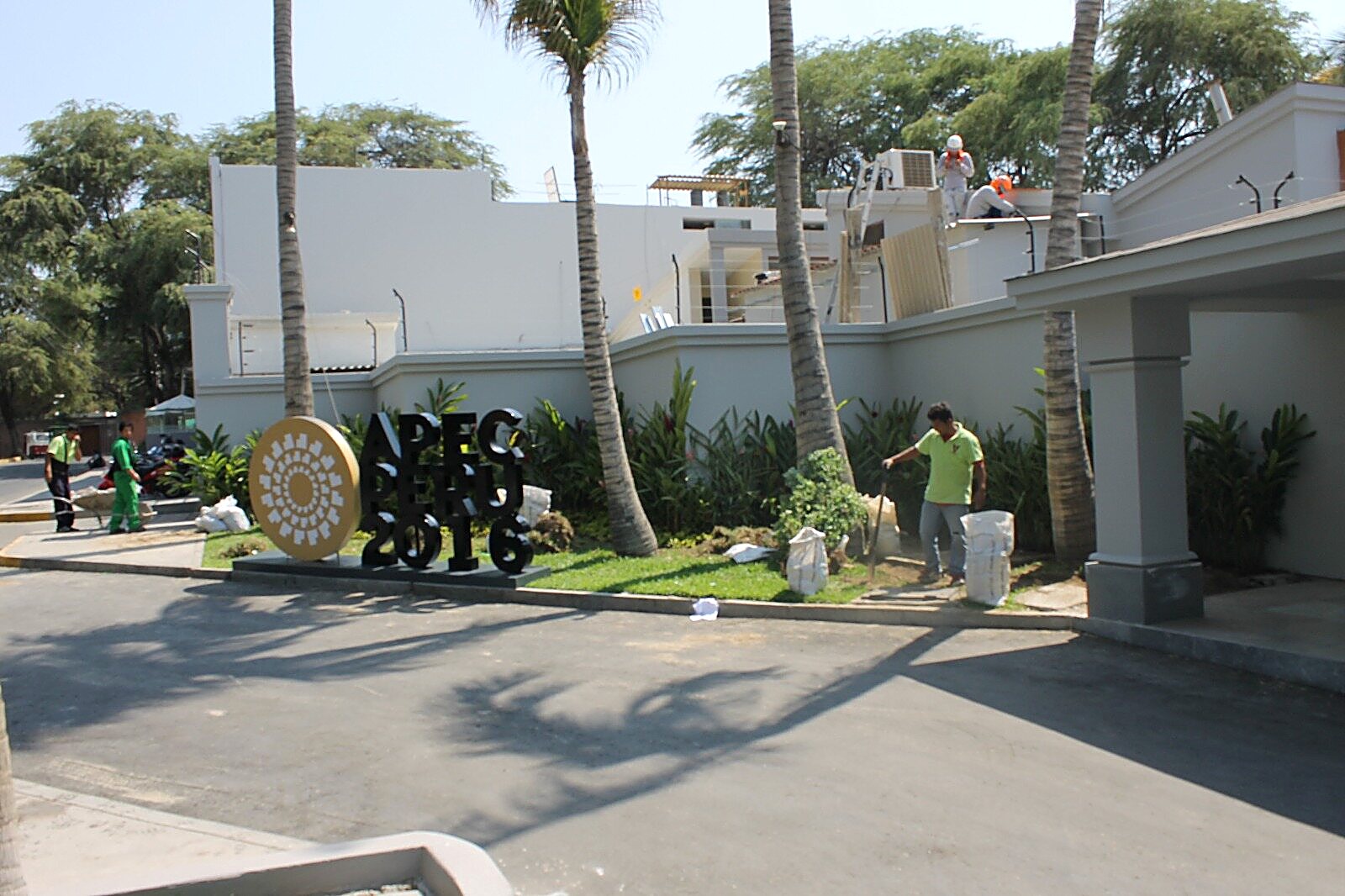 Acceso paisajístico terminado — proyecto Hotel Casa Andina