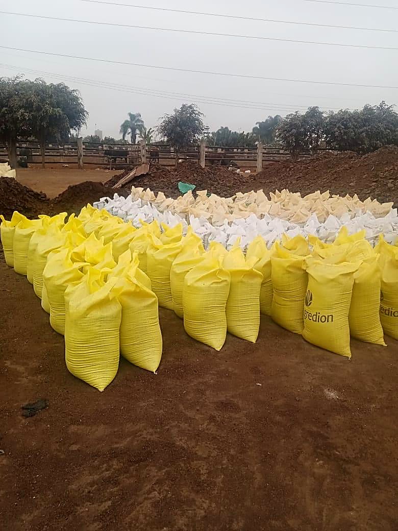 Abastecimiento de abono e insumos para jardinería